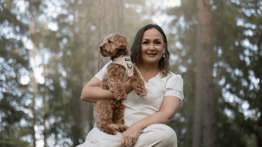 Raw for Paws ambassadör Nina med sin maltipoo Honey.